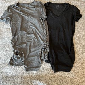 Pair of gap fit maternity v neck tees, size medium